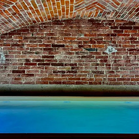 Alojamento de Acomodação e Pequeno-almoço Il Basin 4*