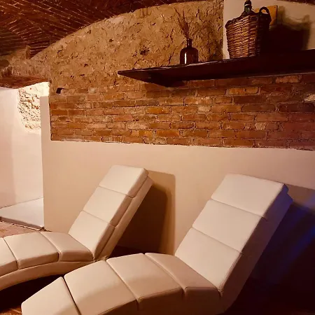 Alojamento de Acomodação e Pequeno-almoço Il Basin 4*