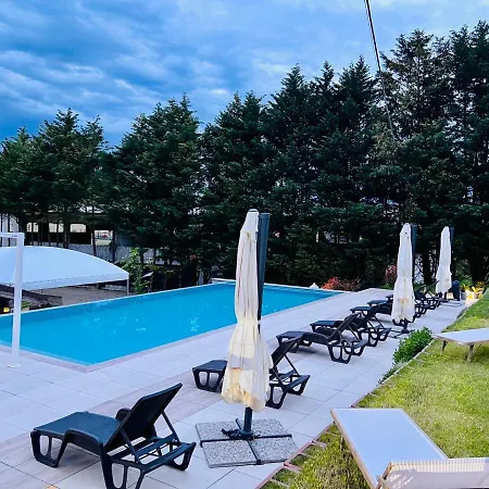 Alojamento de Acomodação e Pequeno-almoço Il Basin 4*